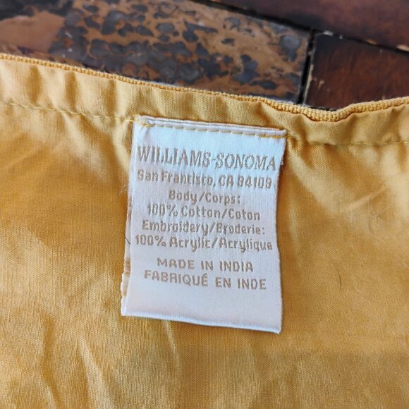 Williams Sonoma Crewel Table Runner 16"x108" Gold w/Burgundy Grapes Vines Floral - Picture 10 of 11